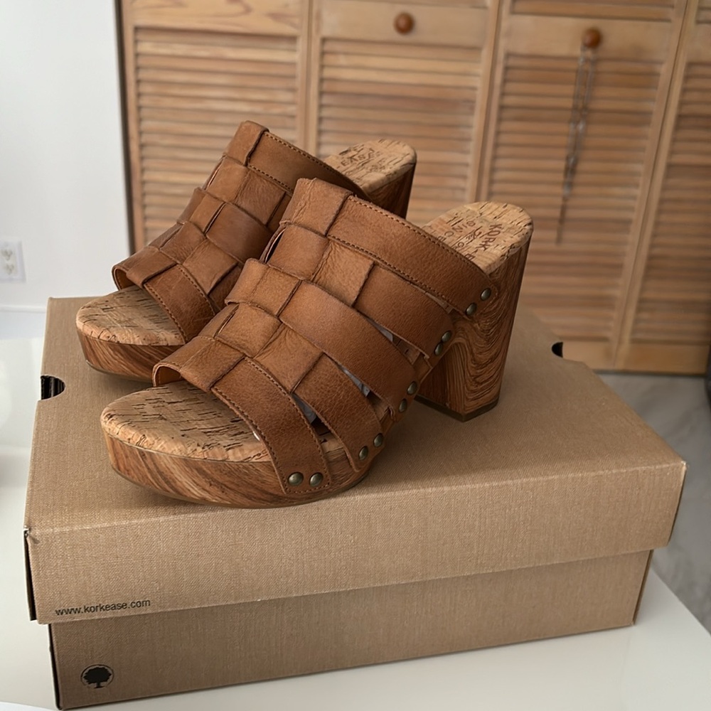 Kork Ease Devan Platform Sandals, never worn.